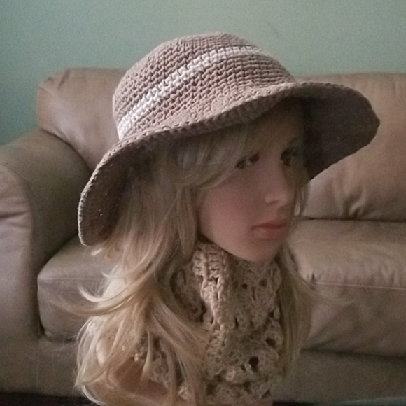 Handmade Crochet Sun Hat - Picture 2 of 3